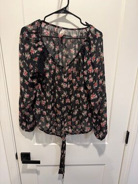 No Boundaries Black Floral Tie-Front Blouse